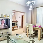 بيت للعطل Private Meteora Panorama Garden كالامباكا
